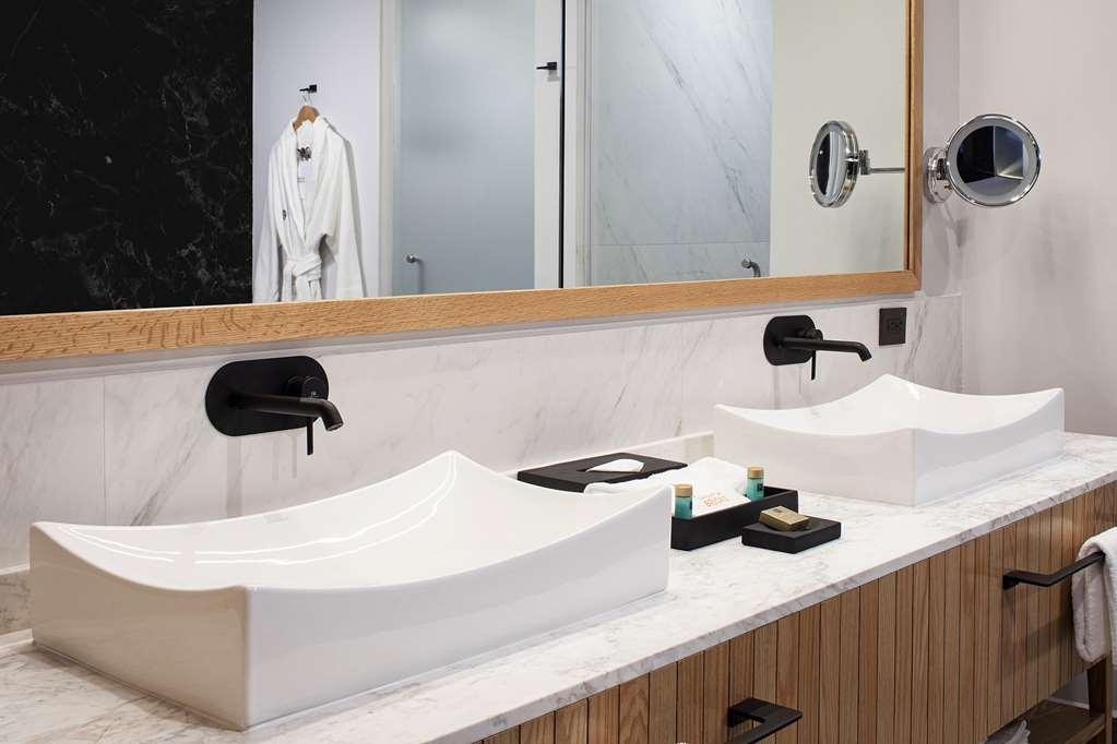 Galeria Plaza Monterrey Hotel Exterior foto Bathroom