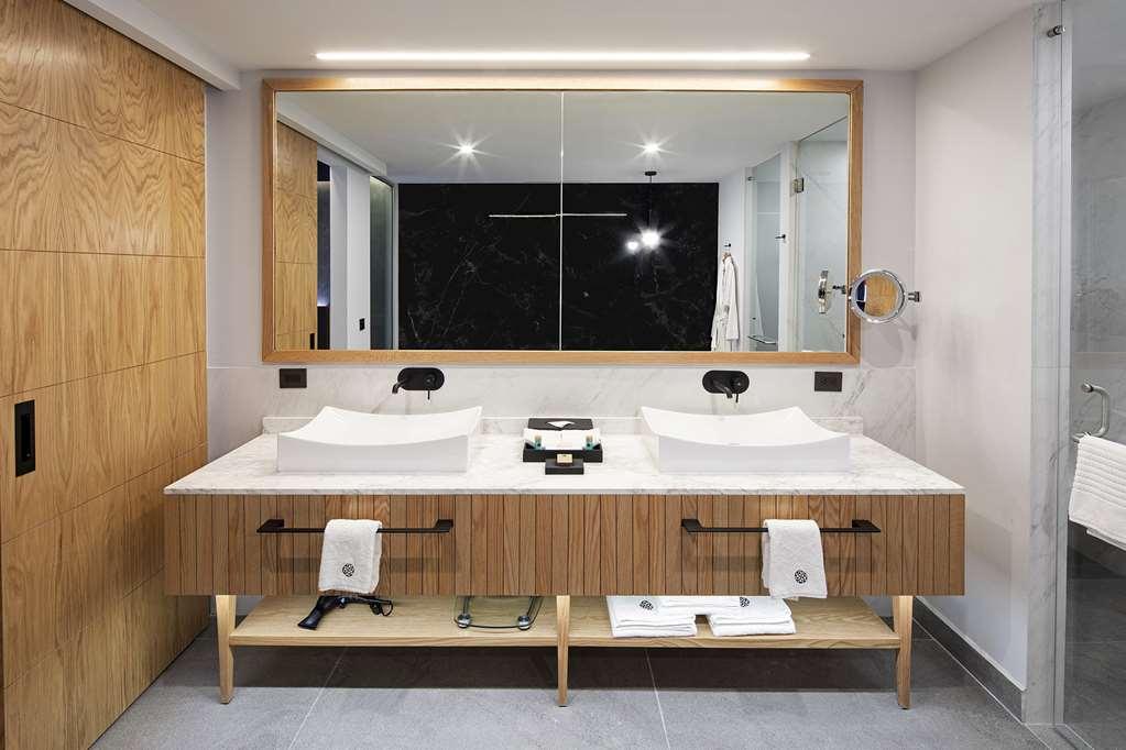 Galeria Plaza Monterrey Hotel Exterior foto Bathroom