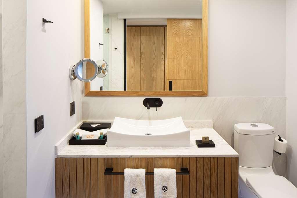 Galeria Plaza Monterrey Hotel Exterior foto Bathroom